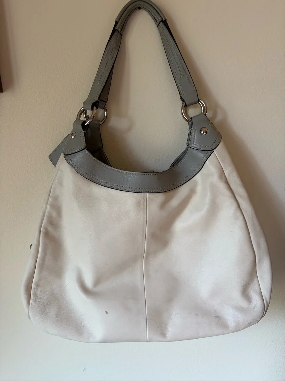 Vintage Y2K Coach SoHo Lynn Hobo Bag in White and Grey Leather!
